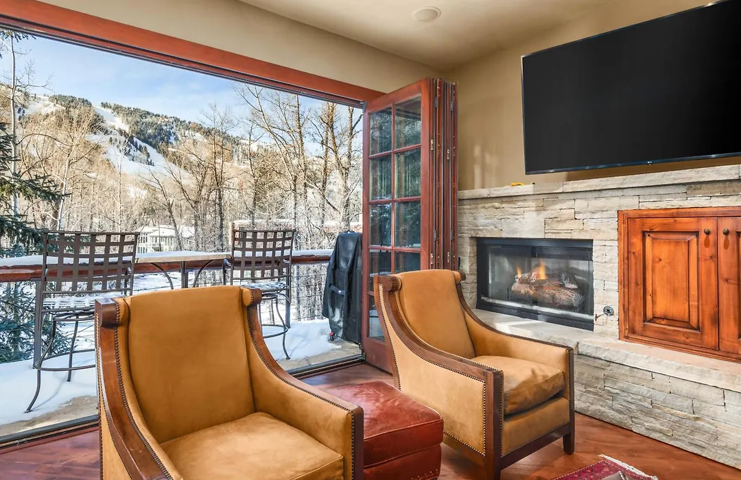 315 Park Avenue, Luxury Townhouse With River Views In Aspen-1